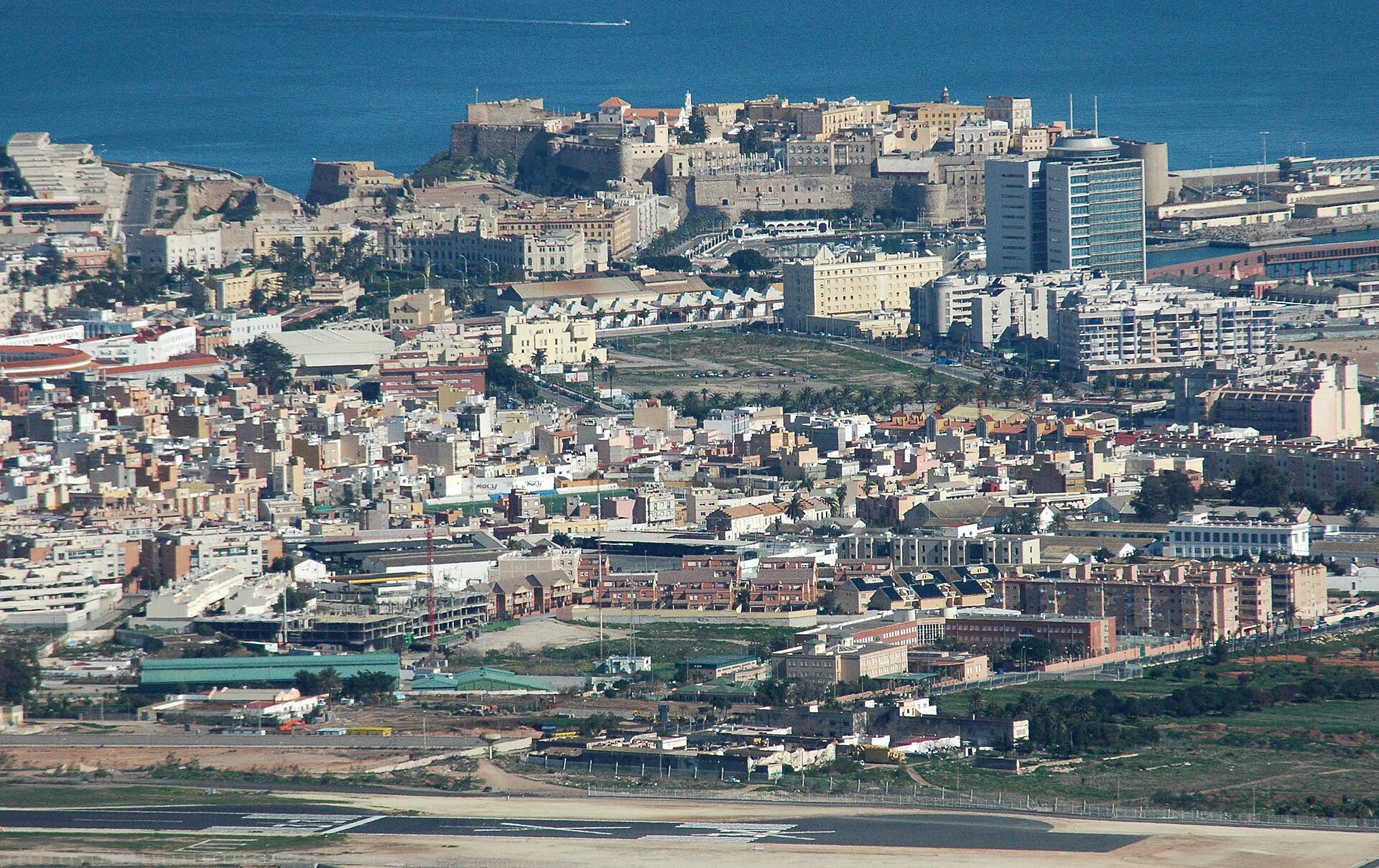 Vista de Melilla desde la ladera del Monte Gourougou